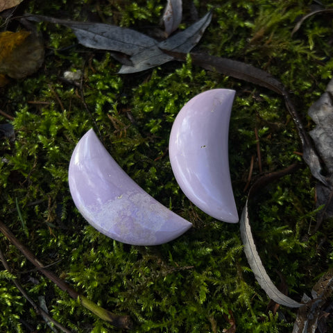 Phosphosiderite Crescent Moons